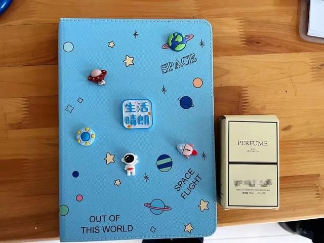 平板电脑|平板电脑十多天无人认领，女辅警盯上了保护壳