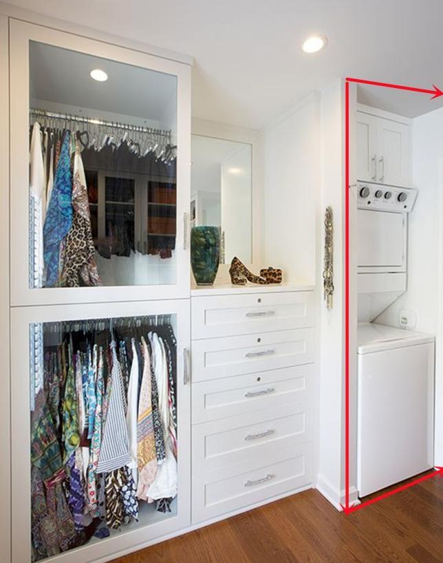 洗衣机不放阳台，也不放卫生间，直接塞衣帽间岛台里，反而更方便