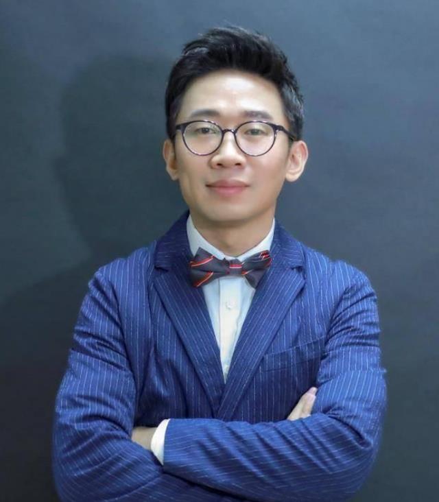 朱茵|“娱圈净土”杨迪：被星爷看中，被谢娜力捧，一年录108档节目