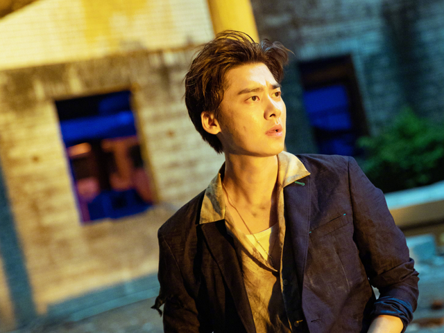 李云迪|李易峰被拘留后，昔日与李云迪同台画面流出，称很荣幸站在他身边