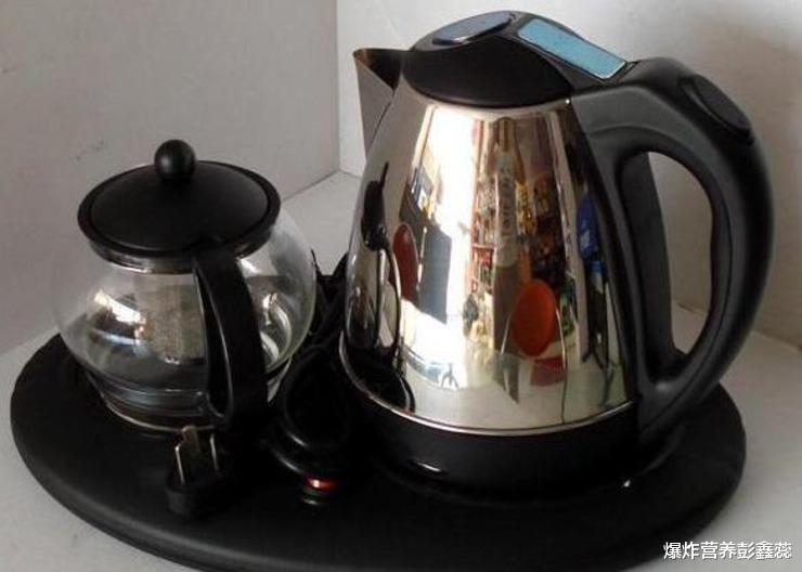 重金属|传言说：每天都喝电热水壶烧开的水，不仅重金属超标还致癌？