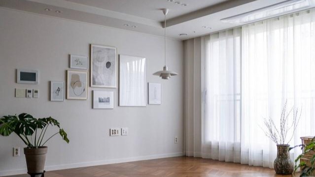 装修选择了“去客厅化”很有远见,只放一张桌子,119㎡显大显亮!