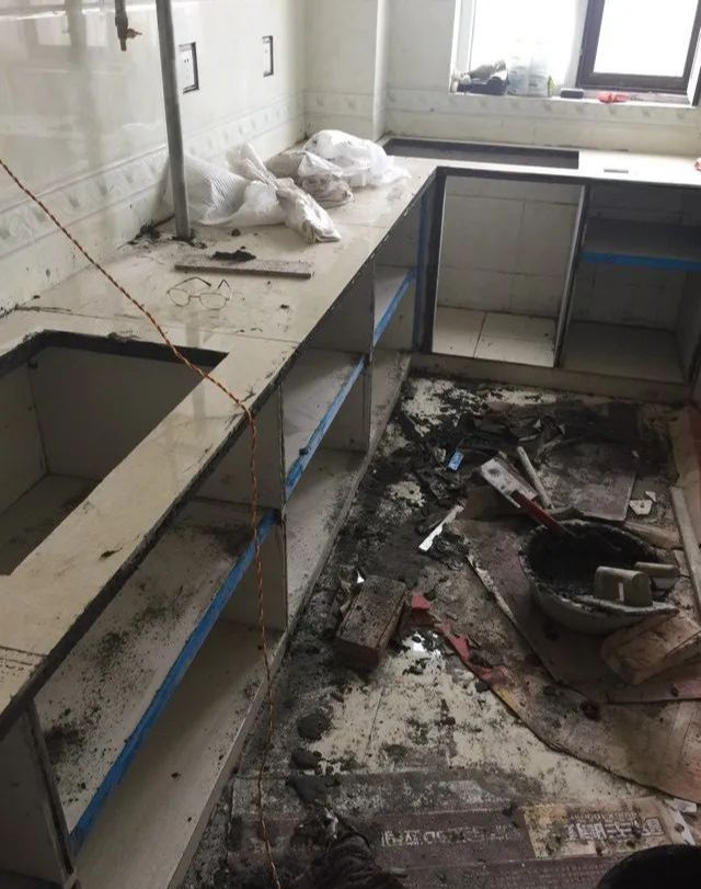 瓷砖垒灶台全程,我爸自己操作摸索,用20年没问题,老爸万岁