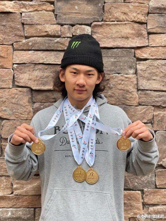 苏翊鸣|苏翊鸣的18岁：童星“息影”转战体坛成奥运冠军！网友：就缺女友