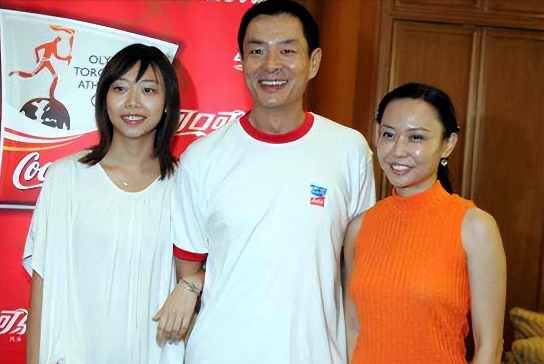 濮存昕|濮存昕老婆宛萍：和老公一起伺候婆婆，无怨无悔，女儿结婚反陪嫁