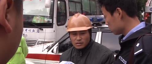 14年,“护士”带走婴儿做检查,孩子母亲看一眼她的鞋,立马报警