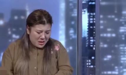 回顾女孩被父母逼得割腕,父母得知后却无动于衷,父亲:她活该