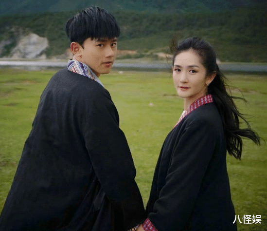 谢娜|张杰直播与谢娜甜撒糖,在家带娃给跳俏讲故事陪她们唱歌,好温馨