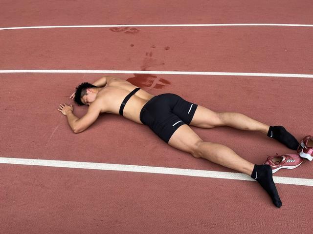 苏炳添|苏炳添被姚明秒杀？3000米成绩被嘲讽！短跑运动员却不擅长中长跑