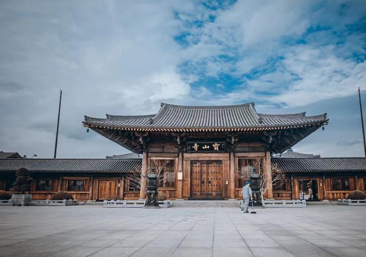 上海市|上海这座寺庙“火了”，只因传统木构营造太美，游客纷纷来打卡