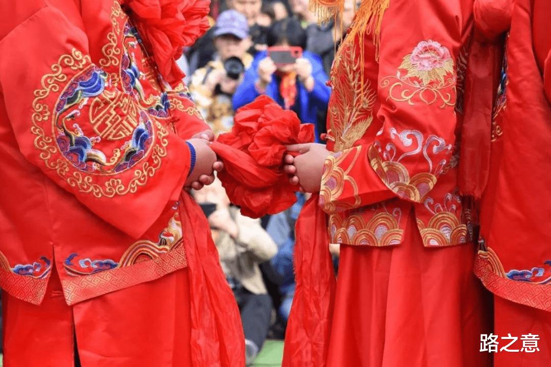 妻子到处留情,老实丈夫难忍其辱对妻女下杀手!1993年河南情杀案