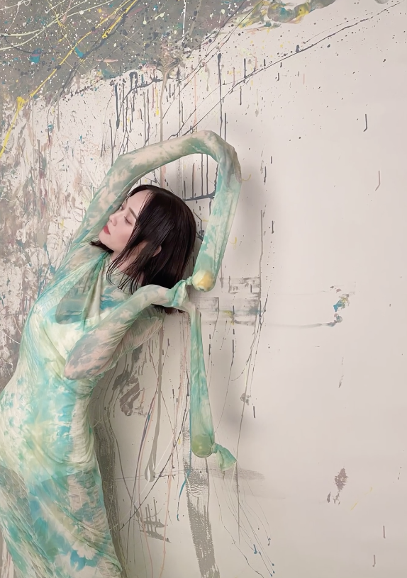 陈乔恩|陈乔恩自曝体重曾达126斤，6个月减重22斤，开工照身姿曼妙如少女