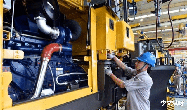 工人|中国机械工人：三班倒，流水线，没地位，请尊重技术，善待未来