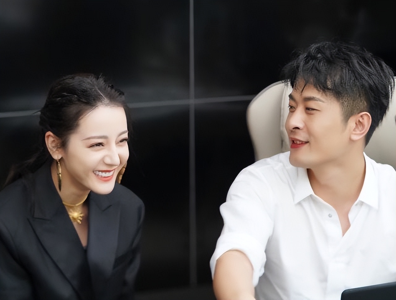 王家卫|辛巴怒怼平台：我拼尽一切，你却背后搞我。这是要和快手决裂？