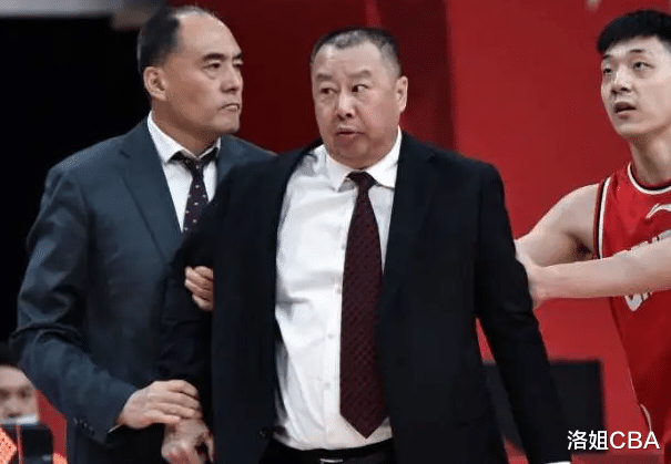 马尚|CBA三消息：三队主帅相继下课，马尚身体仍勇猛，青岛新外晒扣篮