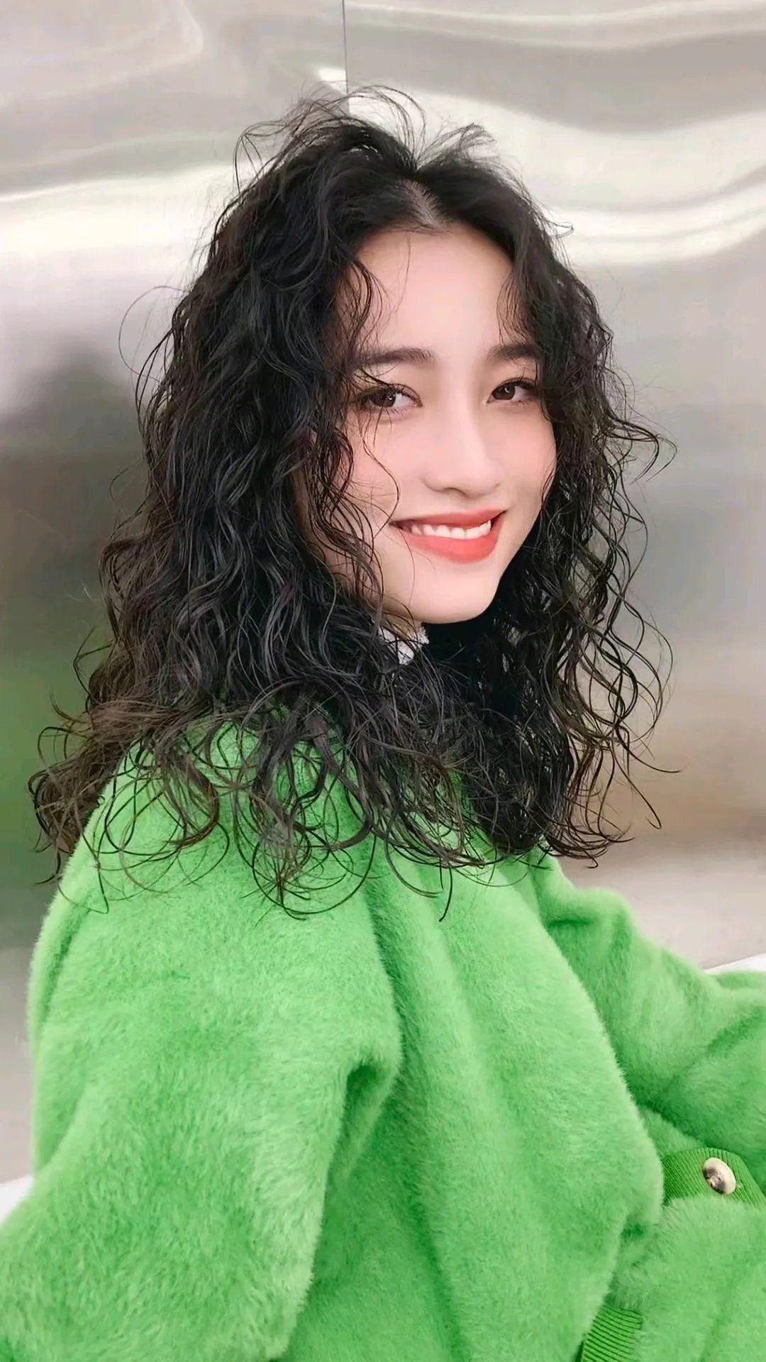 发型 当下发廊最火女发14款，流行时尚大不同，适合大多数年龄段的女性