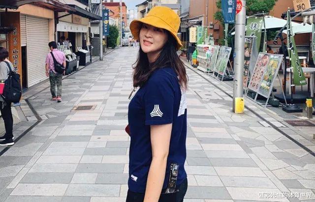 女排|女排女神晒照，颜值被赞胜过惠若琪，甜美笑容太治愈了