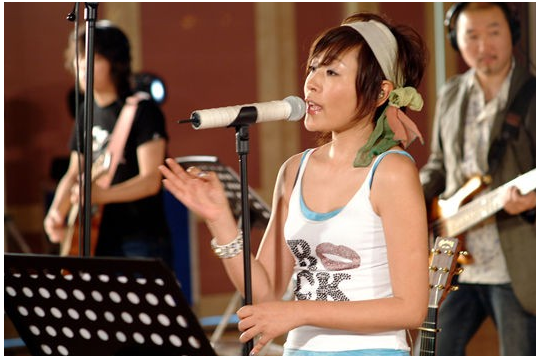 陈琳|歌手陈琳:23岁出道即巅峰,39岁从9楼一跃而下,成母亲余生之痛