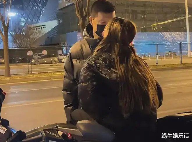 |痞幼直播高调秀恩爱,承认男友19亿身家,还大方谈“孕事”