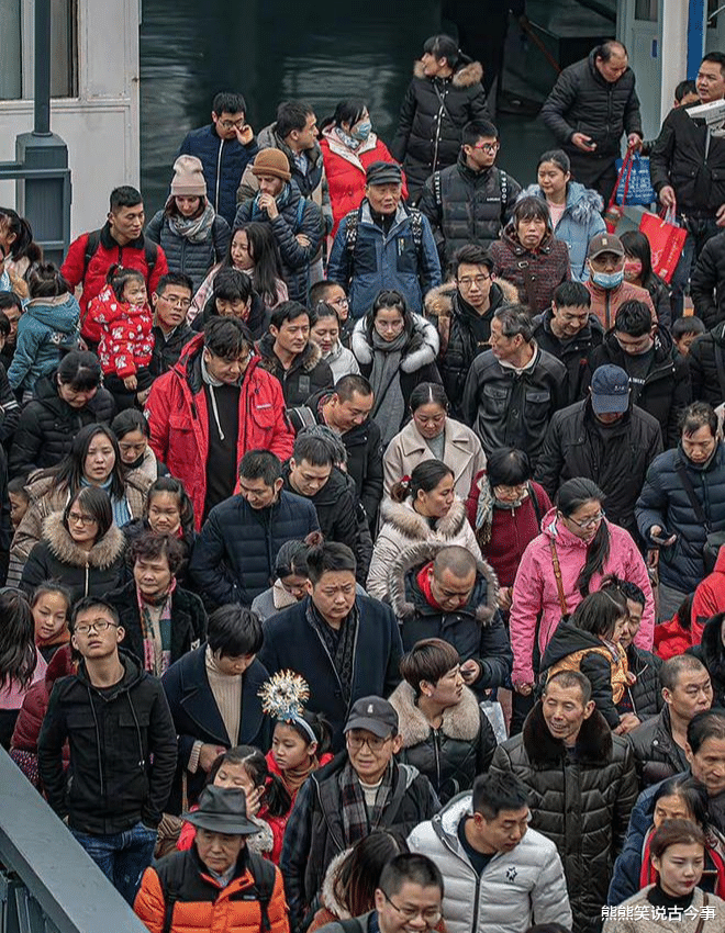 三年疫情结束，觉得遗憾是被病毒遗忘的人，也是被居委会遗忘的人