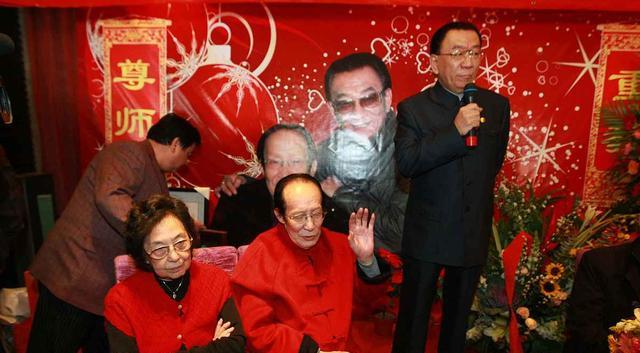 李金斗|李金斗回忆和侯耀华两段感人往事，网友指出，好像就你说他好