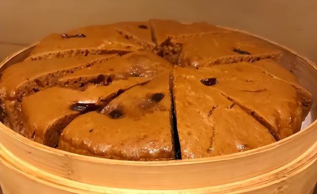 女子领奖金好心请同事吃饭,被吐槽寒酸:不想请明说,寒碜谁呢?