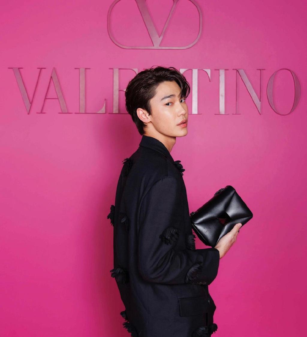 帅哥|泰剧圈偶像群星粉耀亮相时尚大秀:快来看泰国帅哥美女驾驭芭比粉