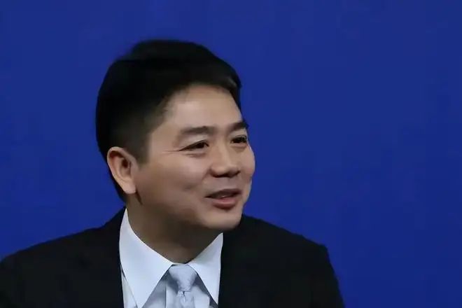 章泽天|刘强东被丑闻折腾了四年，损失惨重，告诉普通人这六个道理！