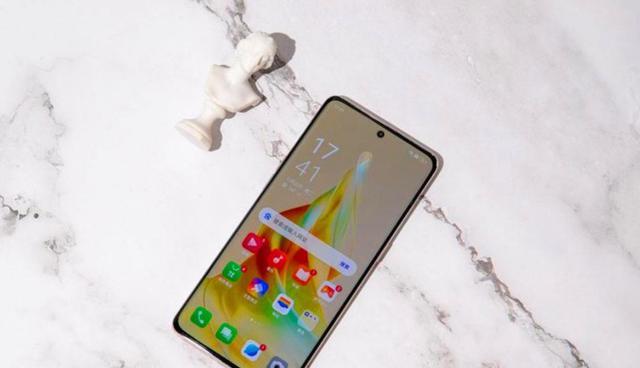 OPPOReno9系列：三款版本到底该怎么去选择？说说选择建议