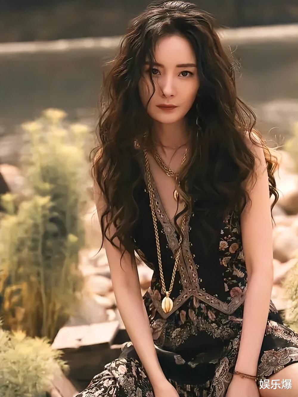 电影|杨幂新电影官宣开机，上演喜剧悬疑大片，班底阵容引热议