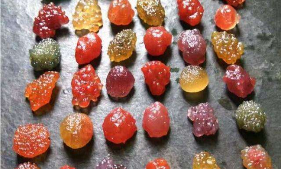 塔克拉玛干沙漠|塔克拉玛干沙漠中还有座大山？长四百多里，出产玛瑙