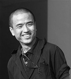 娄烨|娄烨晒新片杀青照，确认李现和易烊千玺加盟，不求票房只求奖项？