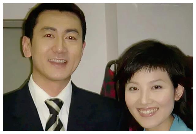 分居|主播鲁健：32岁娶小6岁的郑天亮，婚后分居15年，分居背后有辛酸