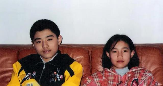 高斯|王阳：出道10年始终不红，40岁娶小妻子后爆红，娶了个旺夫的老婆