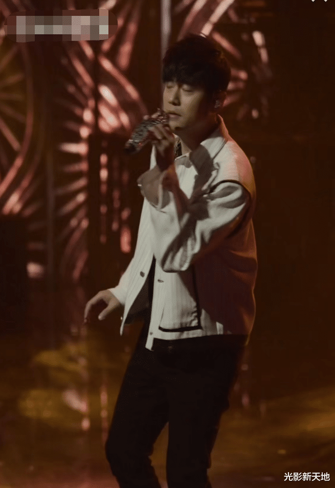 周杰伦|周杰伦“哥友会”槽点太多:仅唱20分钟,疑暗讽方文山