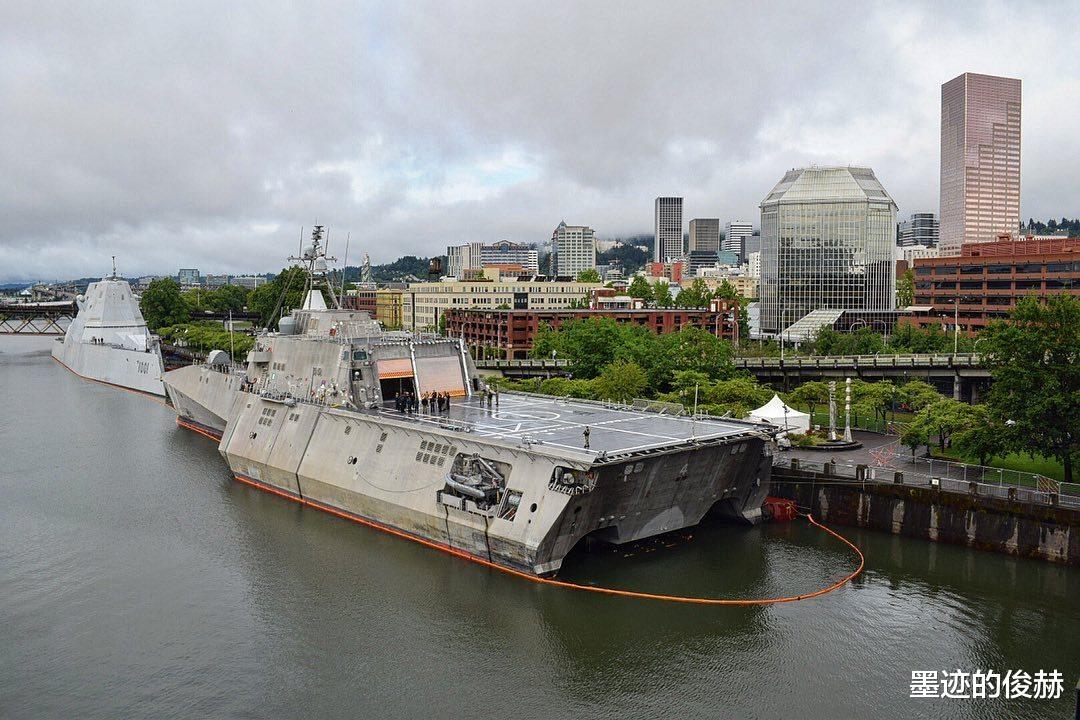 1.5万吨战舰内景:46亿美元“装修”果然够奢,舰体外“长蘑菇”