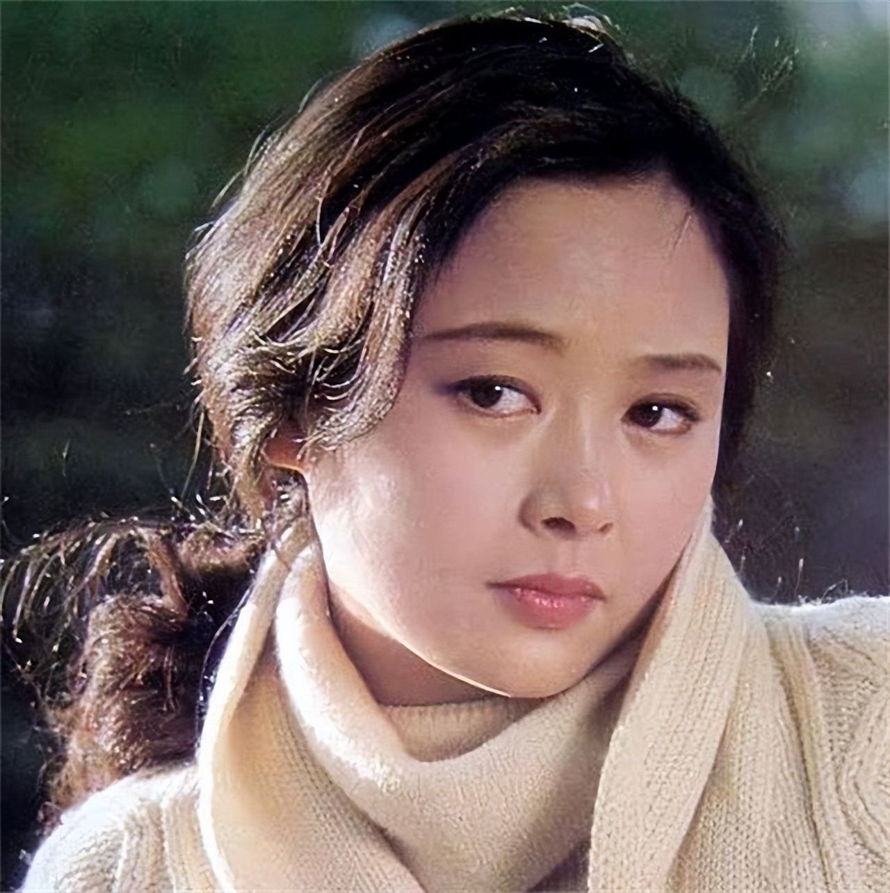 张瑜|“弃夫出国”，单身31年无子女，凭《庐山恋》爆红的张瑜近况如何