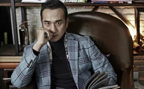 黄觉|黄觉的潇洒人生,和徐静蕾同居5年,为何转身娶了小其14岁的娇妻