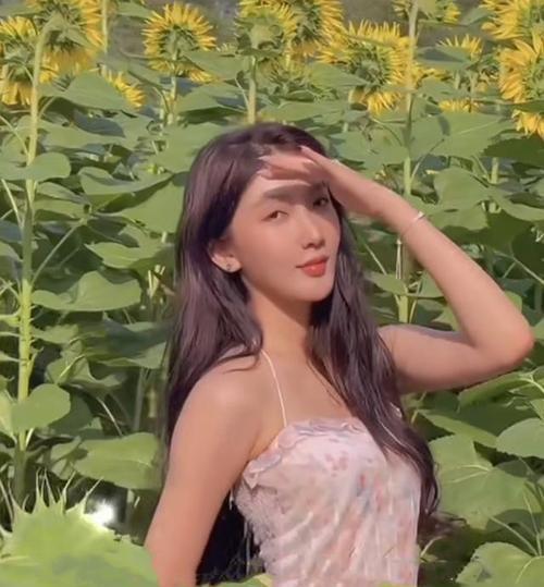 都美竹|都美竹饰演又美又飒的少女神探，男主是低配版昔日顶流！