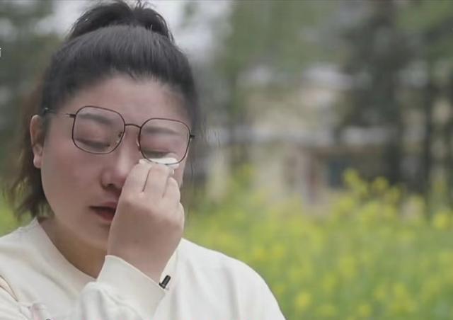 女子每天工作14小时帮丈夫还债,丈夫却给她人买车房,还生下儿子