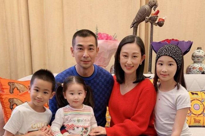 张颖颖|梅艳芳是他此生挚爱，李连杰是他的师兄，一代武打巨星是如何没落的