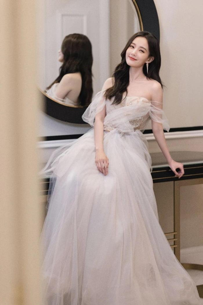 李一桐|李一桐，客串出演《苍兰诀》古装造型惊艳，颜值碾压女主虞书欣