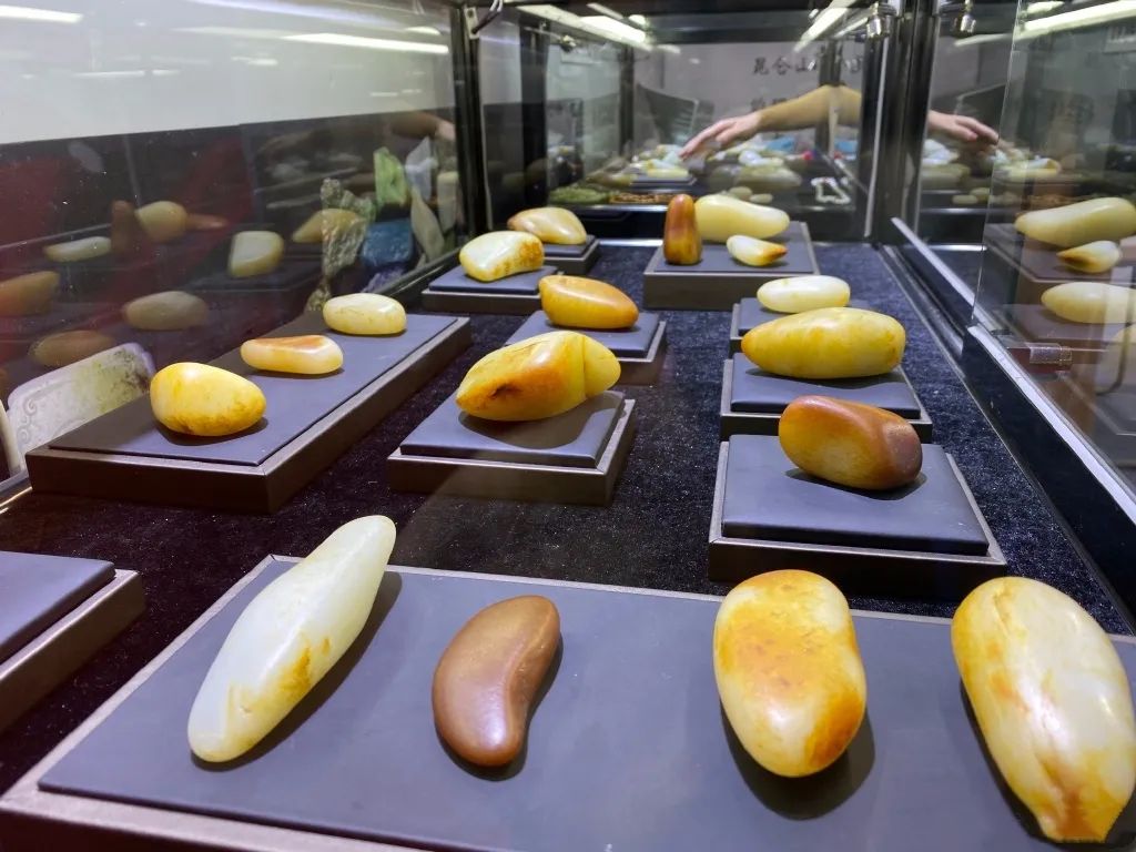 新疆维吾尔自治区|玉石利益链，谁赚的钱最多？