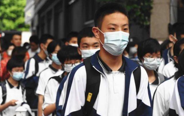试题|新八省联考成绩公布！由此预测2022高考分数线，580分上浙复交？