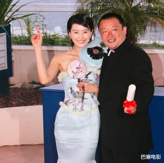 景甜|国内女星走戛纳红毯，铆足劲，有人好笑丢脸，有人惊艳老外太争气