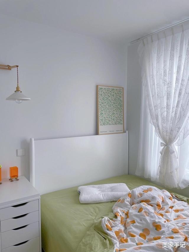 坚持断舍离的二胎妈妈,不买沙发茶几,将96㎡小家装修得“空无一物”,太漂亮了