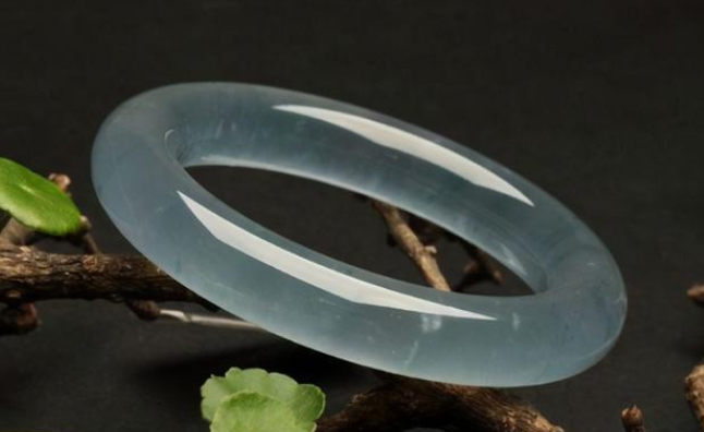 翡翠|水沫子和翡翠很像,但是两者区别很大,仔细点就能分辨出来