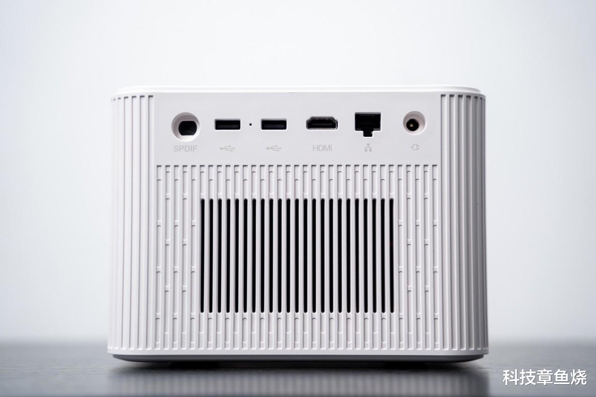 |家庭影院打造，一款联想投影仪T500帮你搞定