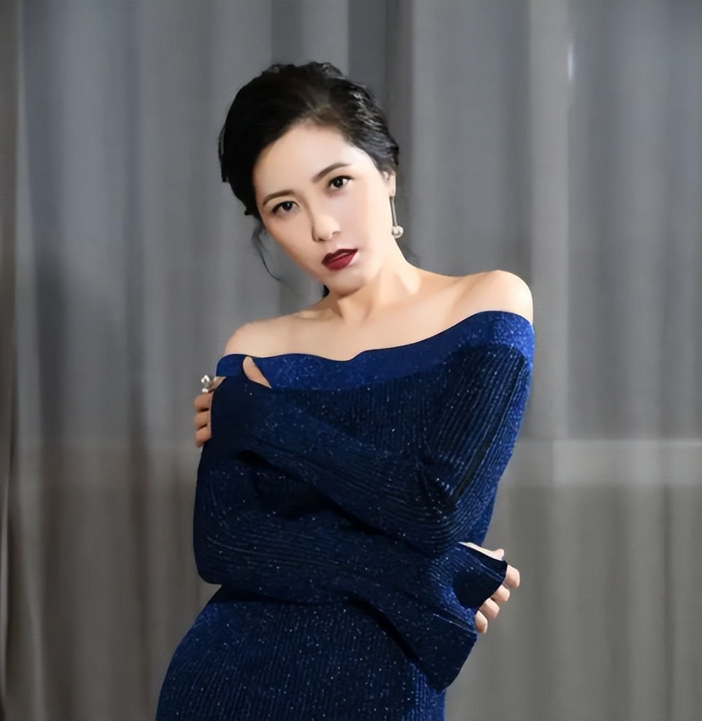 许晴|殷桃的胸，李玟的腰，许晴的臀，莫文蔚的腿，这些中年女星迷死人