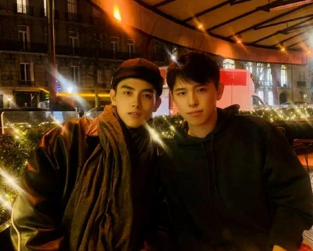 王姬|老演员花式力捧儿女:王姬带女儿走红毯刷脸,李勤勤混血儿子演戏